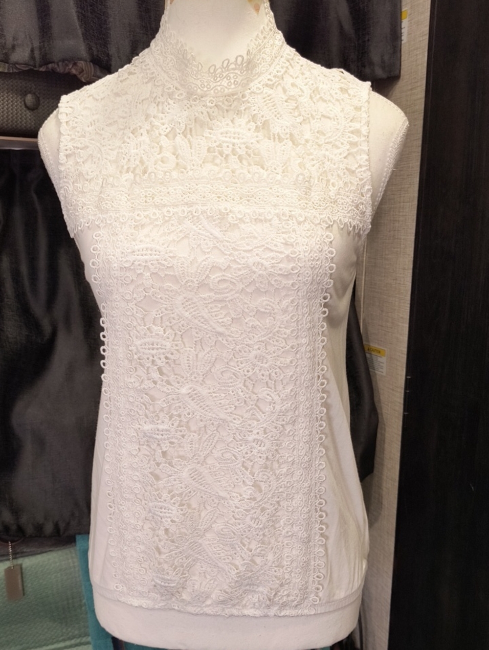 Calligraphie White Lace High-Neck Sleeveless Tank Top, XS